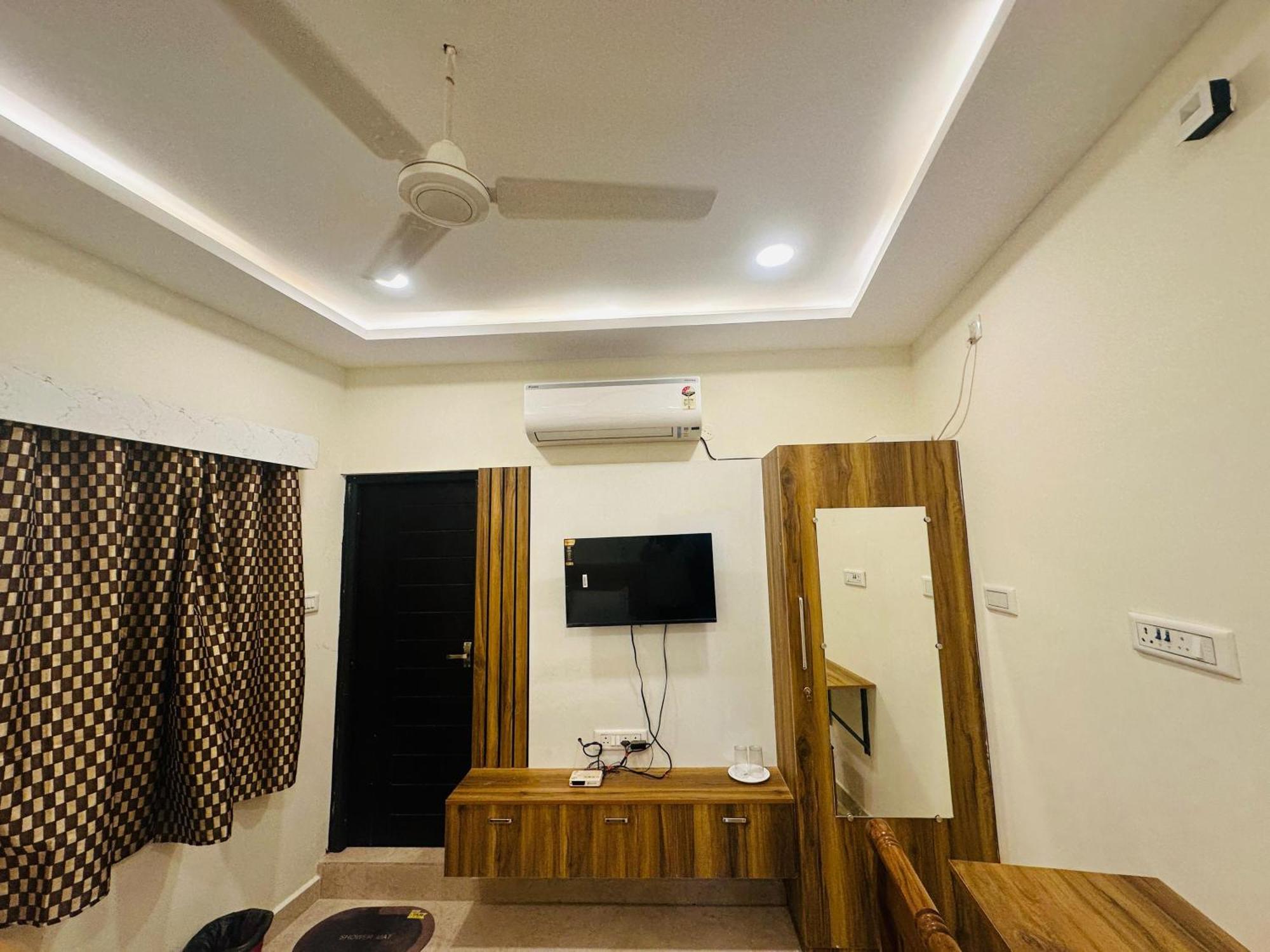 فيلا Mahadeepam Residency Tiruvannāmalai المظهر الخارجي الصورة